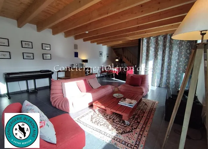 Holiday home Maison Oleron Avec Piscine Saint-Georges-d'Oleron